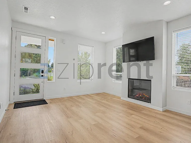 7750 SE 57th Ave — Photo 6
