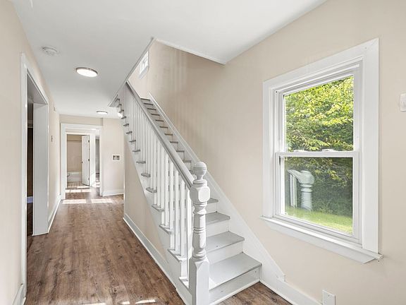3rd image of 1457 Caledon Rd