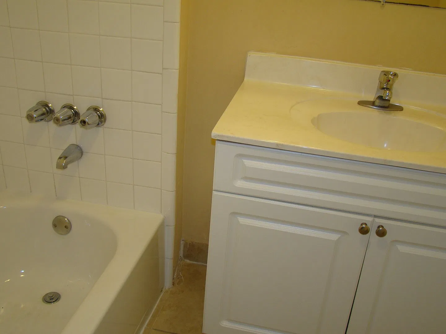 Bellagio Apartments — Photo 4