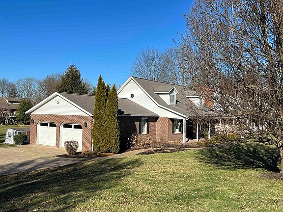 2nd image of 885 S Crestwood Dr