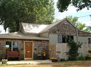 101 E 2nd St, Davis, SD 57021