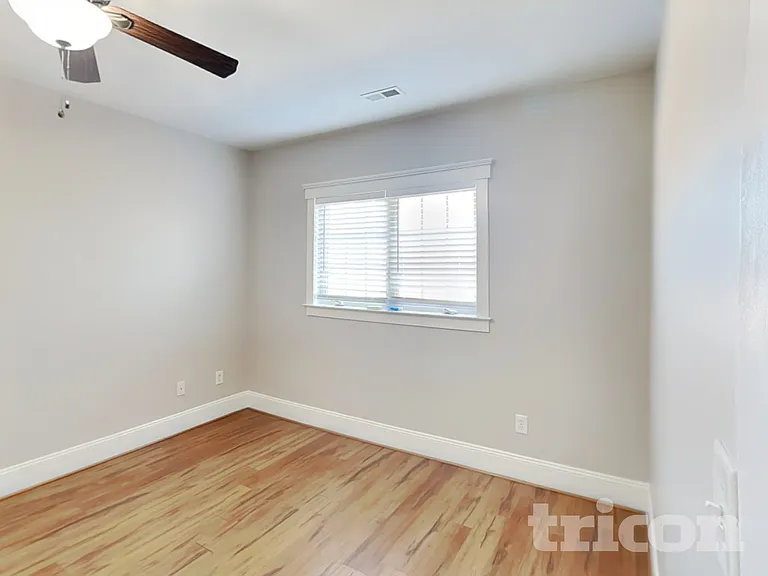 1005 Stuarts Landing Dr — Photo 12