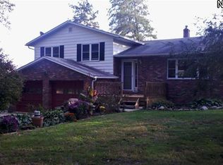 3884 S Arlington Rd, Uniontown, OH 44685