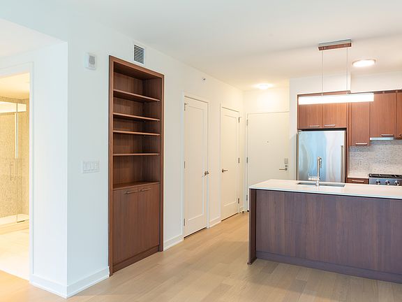 4th image of 28 K St SE APT 517