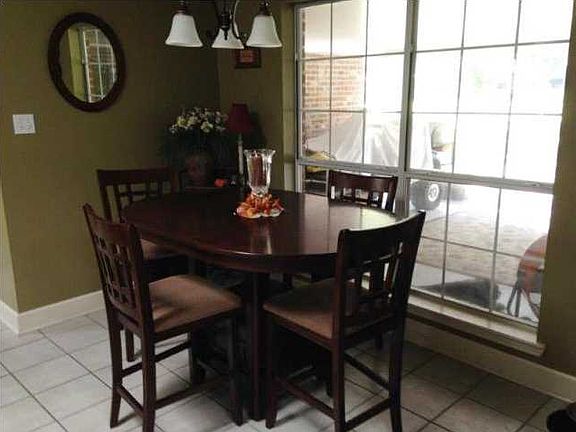 3rd image of 402 Greenwich Pl