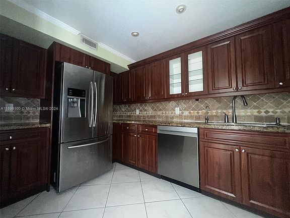 4th image of 3800 Hillcrest Dr APT 921