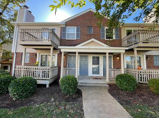 8820 Eager Rd, Saint Louis, MO 63144