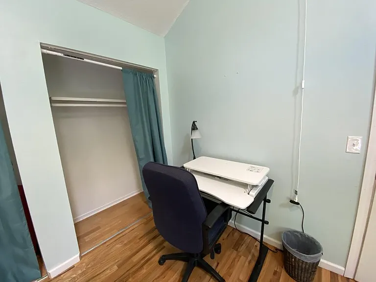 2nd Bedroom - Office Area