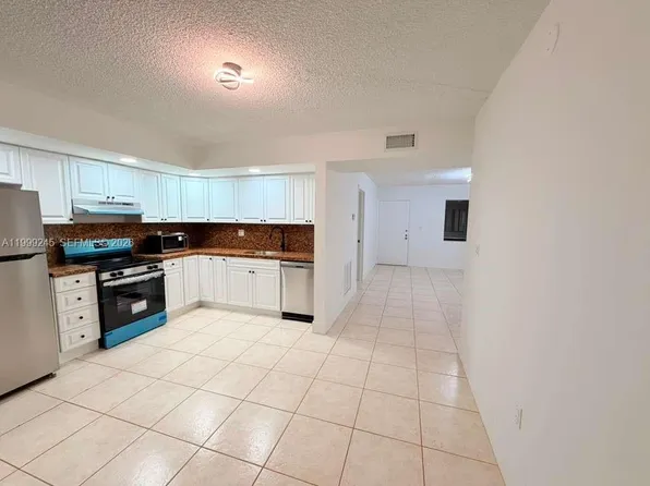 8420 SW 133rd Ave Rd APT 419, Miami, FL 33183