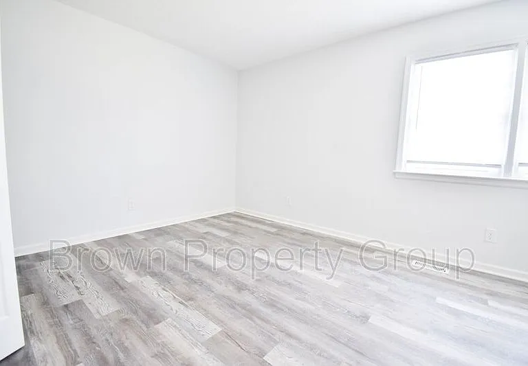 2105 Grand Prix Dr #E — Photo 11