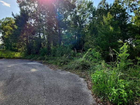 297 White Oak Ln, Lufkin, TX 75904