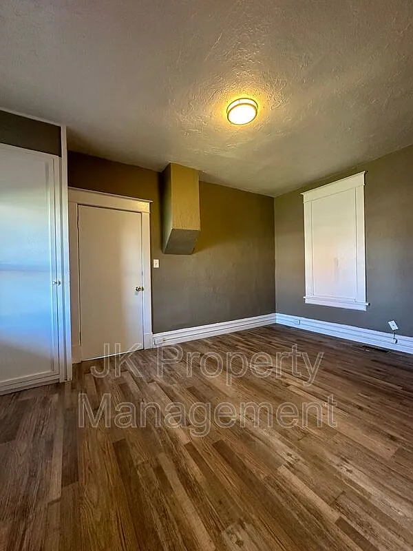 2 bed, 1.0 bath, 1000 sqft, $1,000 — Photo 3
