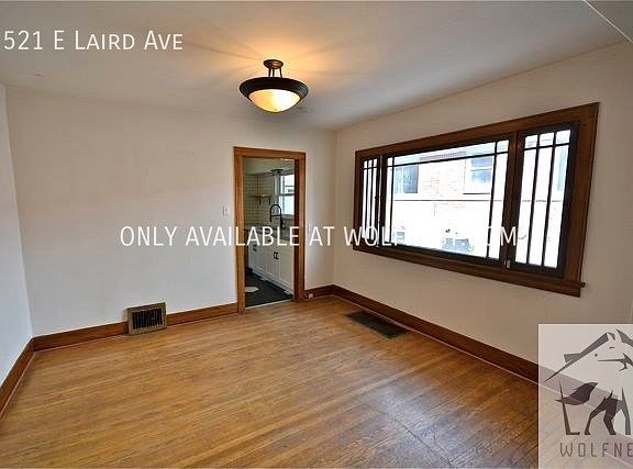 5th image of 1521 E Laird Ave