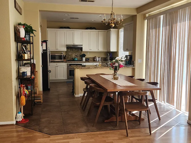 11567 Creekstone Ln — Photo 2