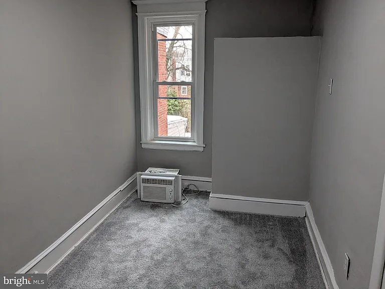 1261 Chase St — Photo 13