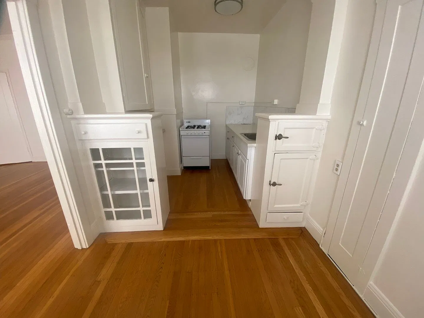 405 33rd Avenue (1027r) — Photo 4