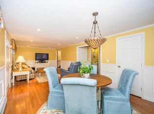 214 Burnham Rd, Lowell, MA 01852