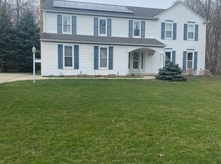 29011 Forest Hill Dr, Farmington Hills, MI 48331
