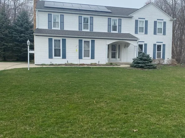 29011 Forest Hill Dr, Farmington Hills, MI 48331