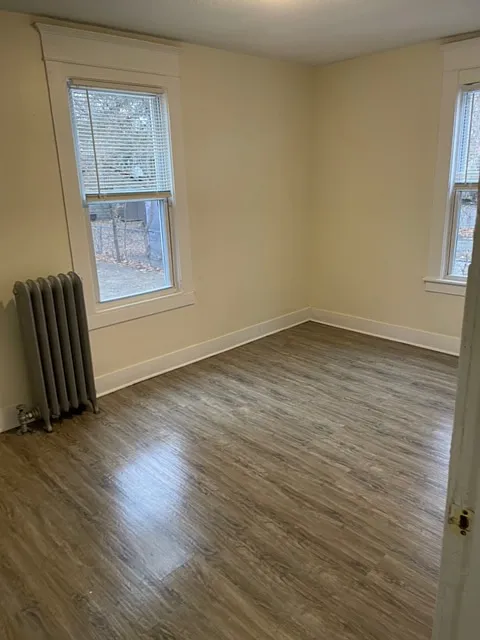 4 bed, 1000 sqft, $2,100 — Photo 2