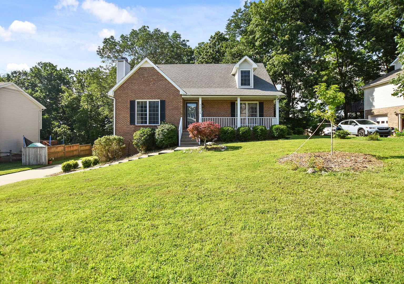 Pet Friendly Three Bedroom with Basement! — Photo 1