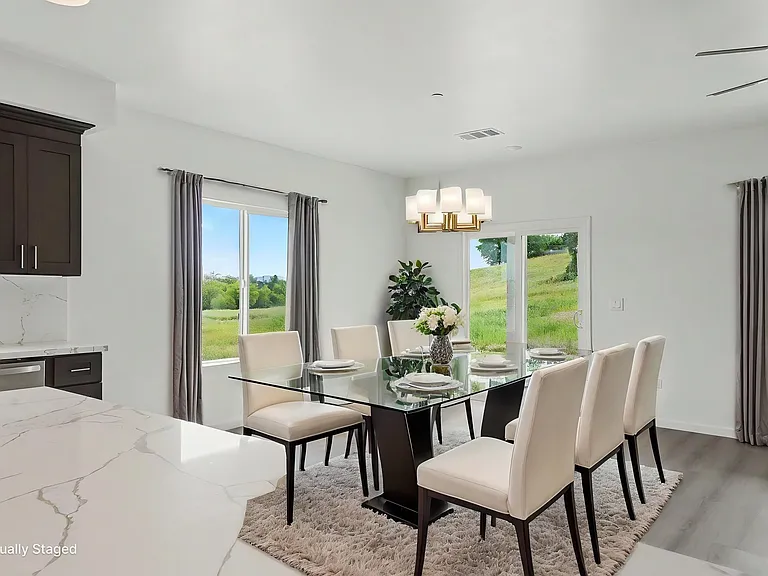 2426 Village Dr — Photo 14