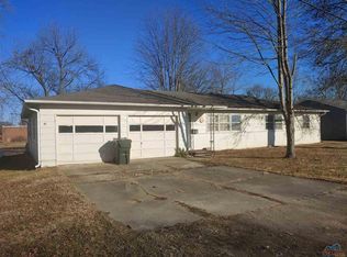 902 S 6th St, Clinton, MO 64735