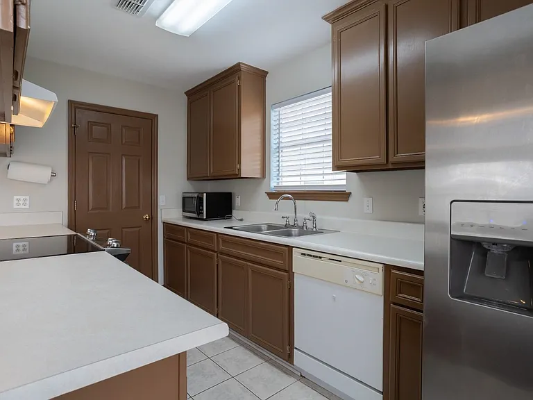 3569 Chatelaine Dr — Photo 11