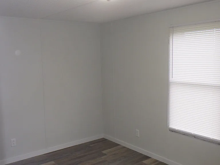 407 Martin Ct — Photo 10