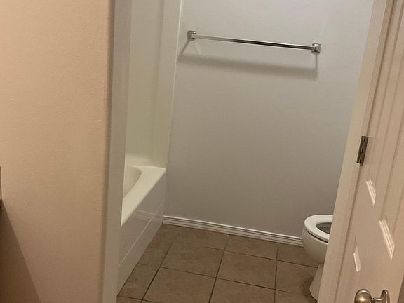 5th image of 165 Opal Ct APT A