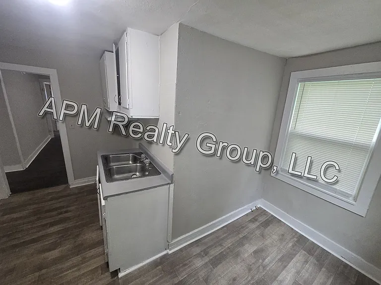 1215 King St — Photo 11