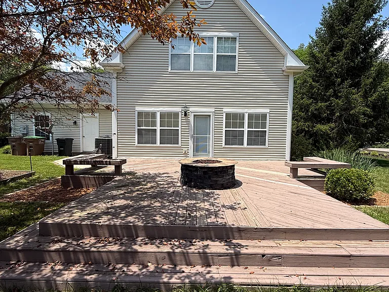 1365 Honey Locust Ct — Photo 33