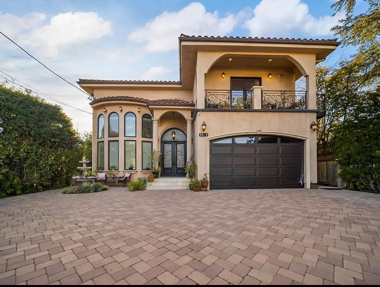 5 bed, 5000 sqft, $14,000 — Photo 3