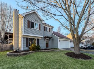 2400 Boxwood Ln, Aurora, IL 60502