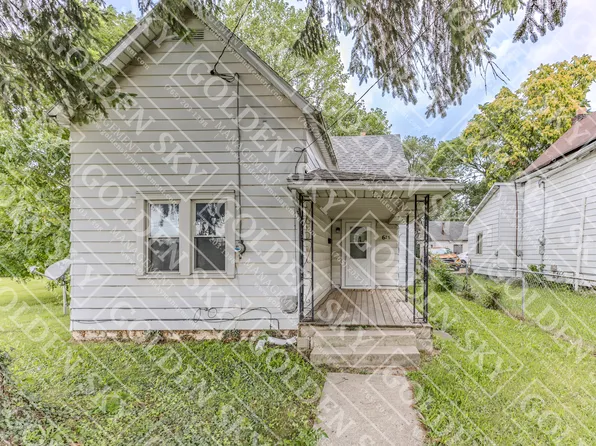 628 W Memorial Dr, Muncie, IN 47302