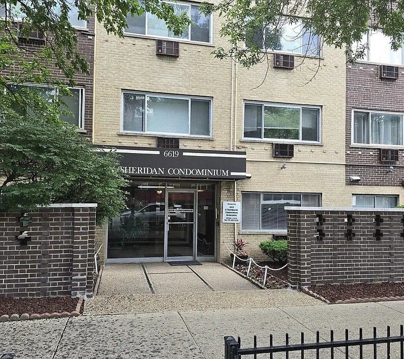 6619 N Sheridan Rd #302