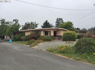 233 Del Norte Ln, Brookings, OR 97415