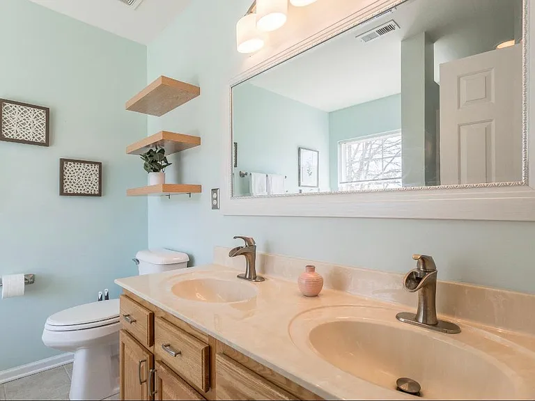 160 Solheim Ln — Photo 8