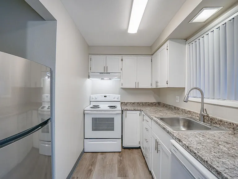 Quailwood Apartments — Photo 10