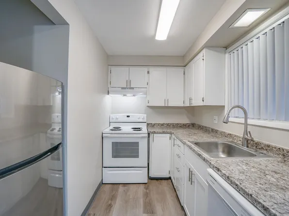 Quailwood Apartments, 13775 SW 6th St APT K, Beaverton, OR 97005