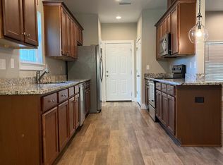 982 E Chestnut Ave, Crestview, FL 32539