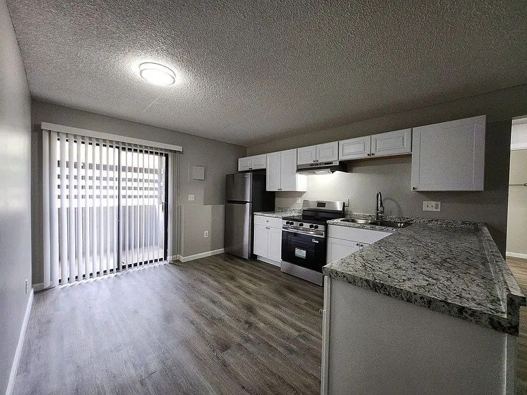 2922 Straus Ln #D — Photo 5