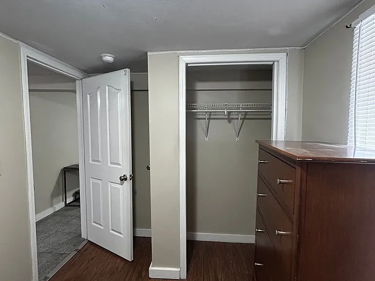 70 Groton Ave — Photo 12