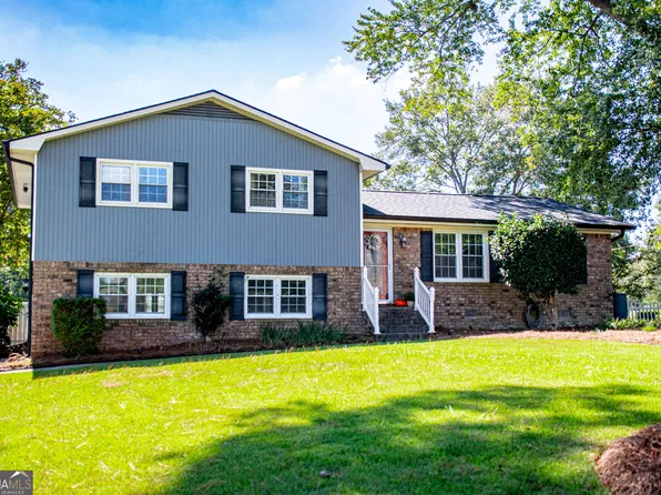 105 Kathy Ln, Carrollton, GA 30117