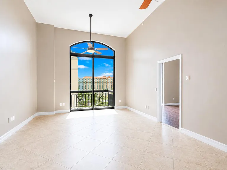701 S Olive Ave #303 — Photo 7