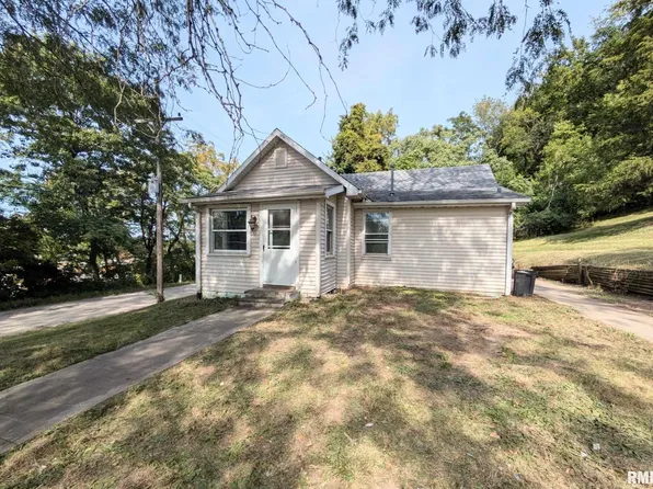384 Wesley Rd, Creve Coeur, IL 61610