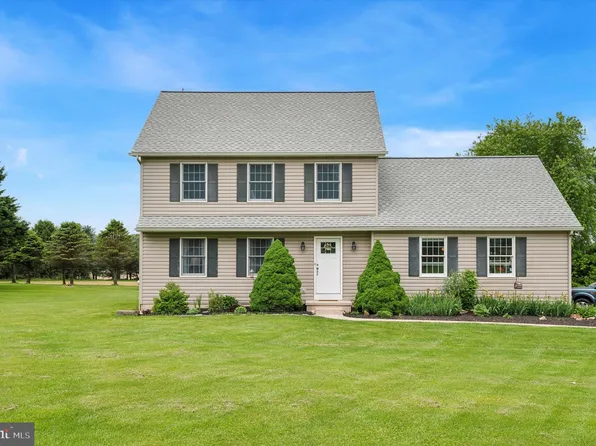 111 Fieldcrest Dr, Cochranville, PA 19330