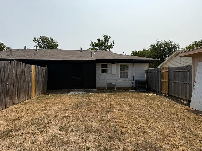 2506 Normont Cir — Photo 18