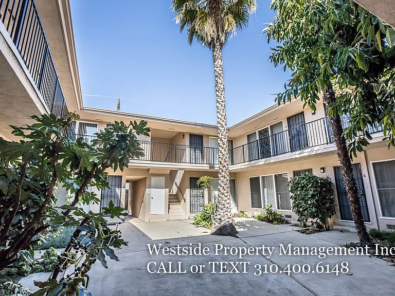 1555 S Hayworth Ave #5 — Photo 10