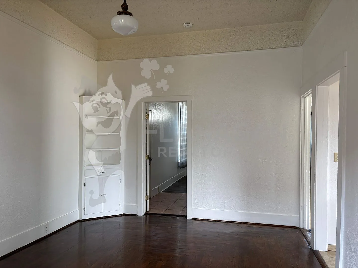 321 W 19th Street — Photo 4